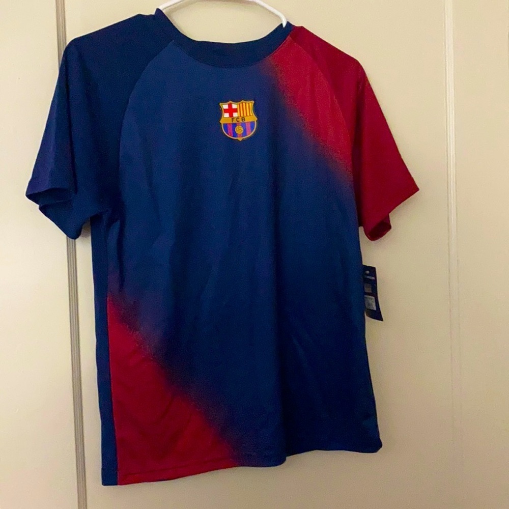 NWT FCB barca tee shirt size: XL boys